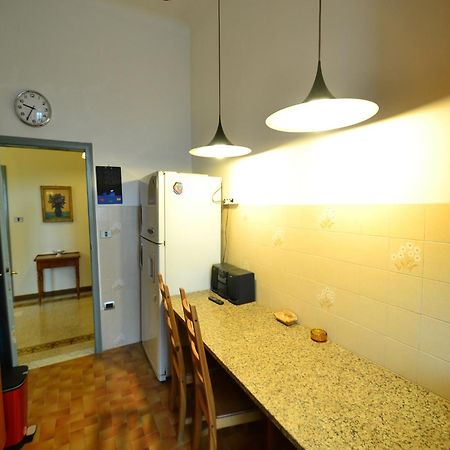 Lovely Holiday Home In Montefiridolfi With Hill View Kültér fotó