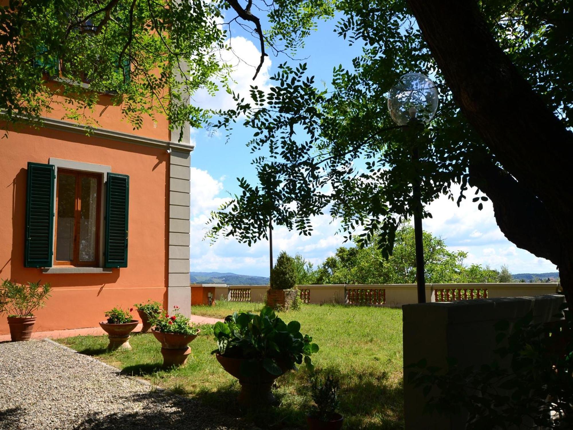 Lovely Holiday Home In Montefiridolfi With Hill View Kültér fotó