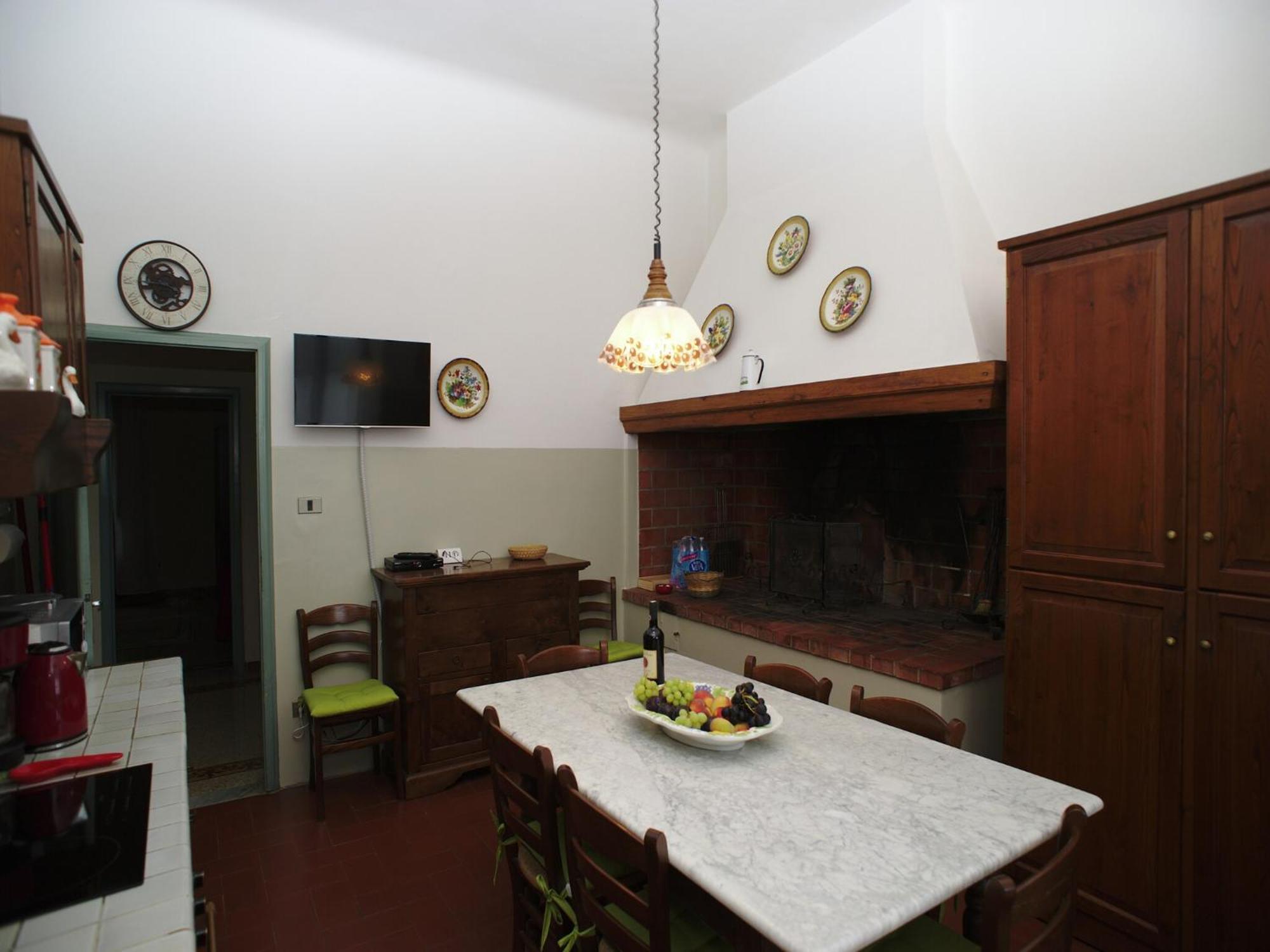 Lovely Holiday Home In Montefiridolfi With Hill View Kültér fotó