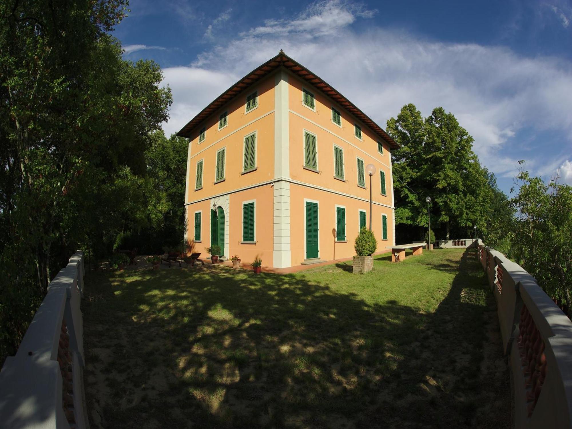 Lovely Holiday Home In Montefiridolfi With Hill View Kültér fotó